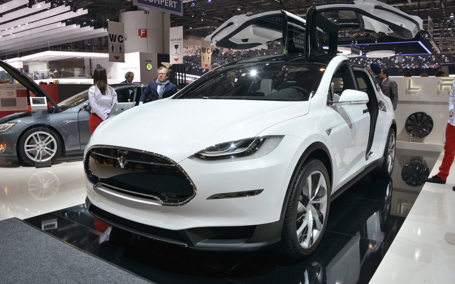 Заводы Tesla могут перейти на более экологичное сырье для аккумуляторов