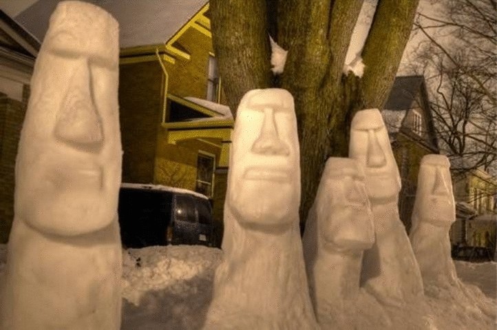 Самые впечатляющие снежные скульптуры во дворе
