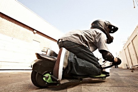 Urban Shredder - скейтборд и мотоцикл в одном
