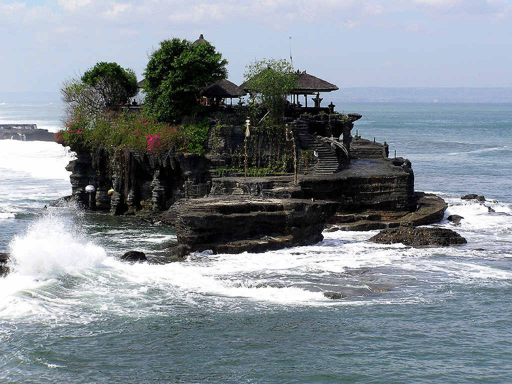 Танах Лот - храм острова Бали