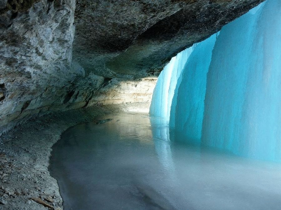 Замерзший водопад Миннехаха