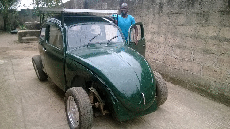 Нигерийский студент создал автомобиль на солнечных батареях.