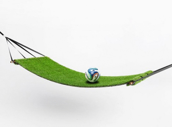 Гамак из травы для чемпионата мира по футболу