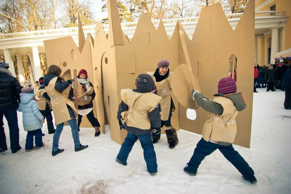В Москве состоялась грандиозная битва на картонных трубах