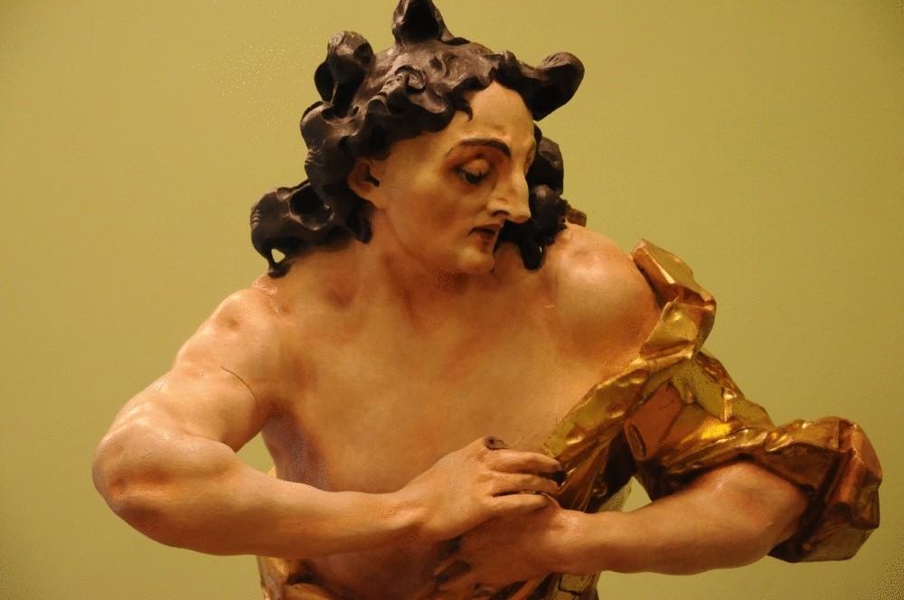Скульптуры украинского Пинзеля вызвали фурор в Лувре