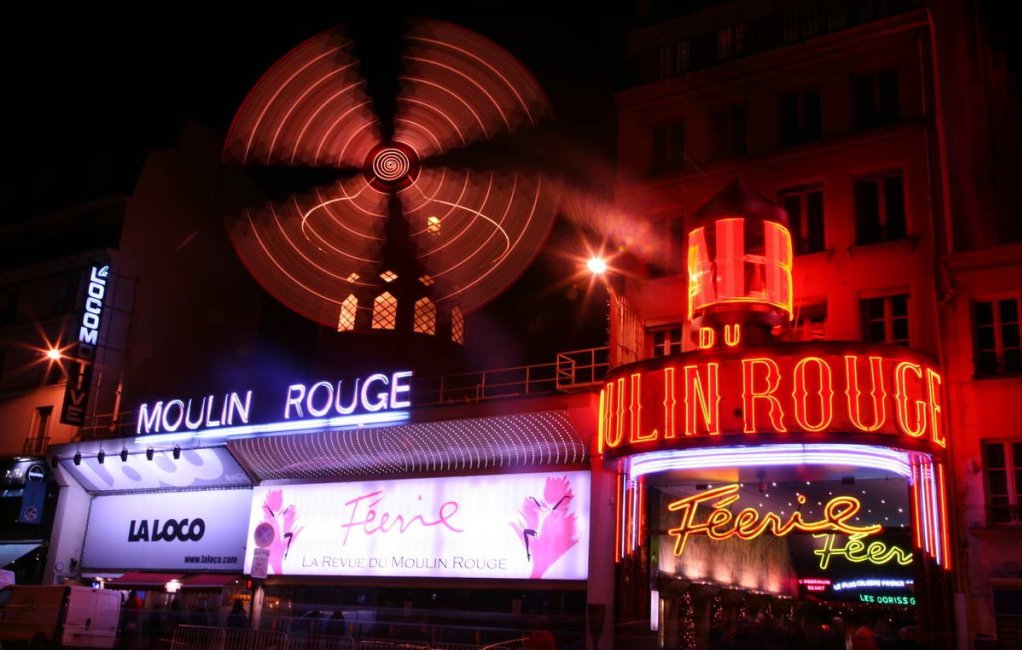 Мулен Руж - еще один символ Парижа