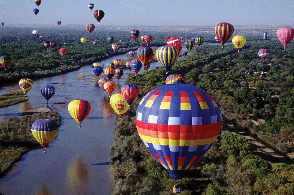 Красочная фиеста воздушных шаров в Альбукерке