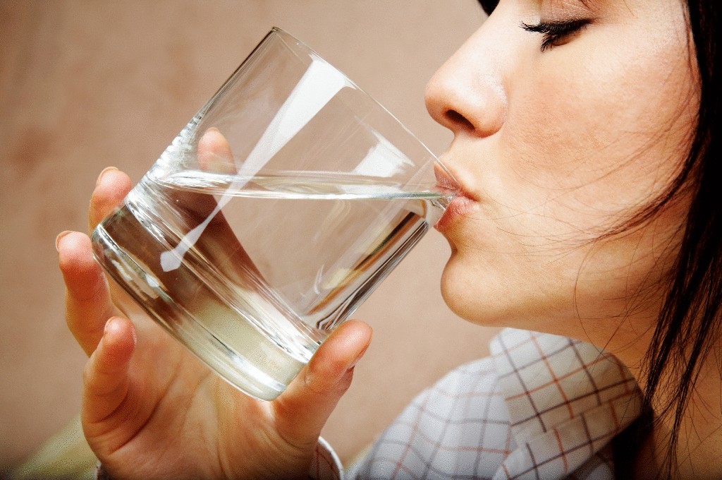Почему нужно пить много воды