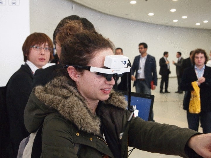 Японцы придумали свой ответ электронным очкам Google Glass