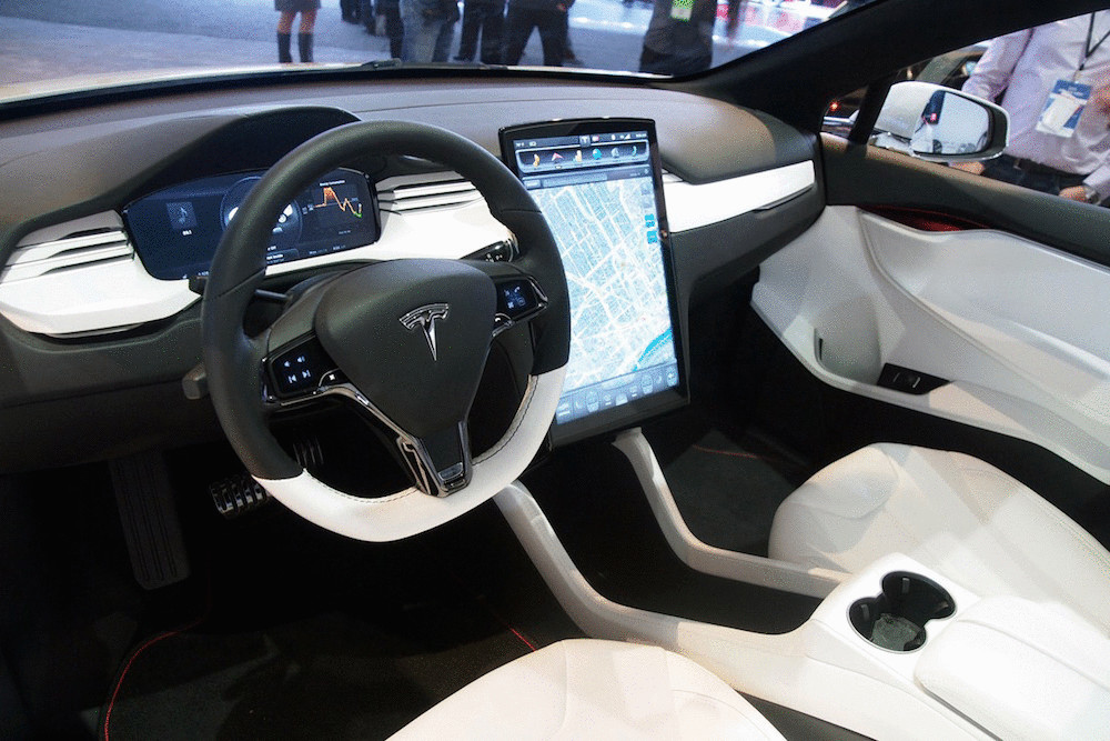 Tesla обещает автомобили без водителей уже через три года