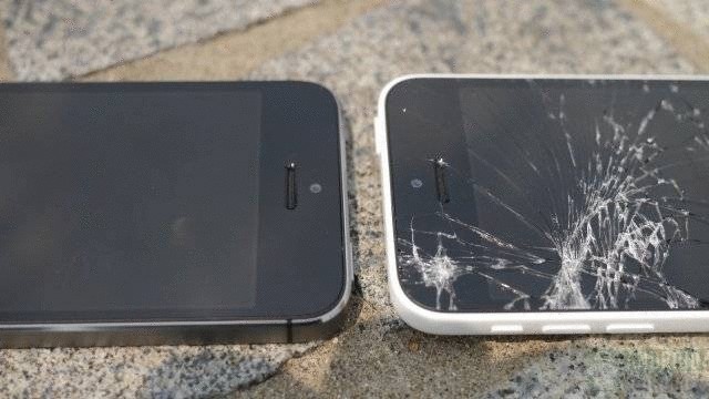 Краш-тест iPhone 5S и iPhone 5C от Аpple в новых условиях