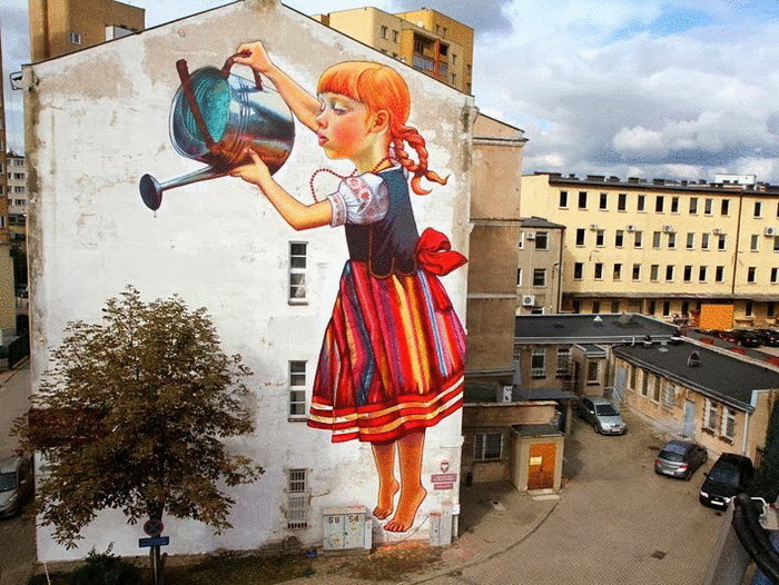 Гигантский стрит-арт от польской художницы