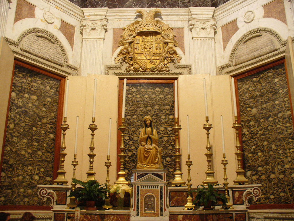 Уникальная и пугающая церковь в Риме