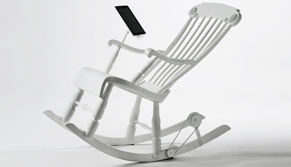  Представлено уникальное кресло-качалка iRock для зарядки iPad