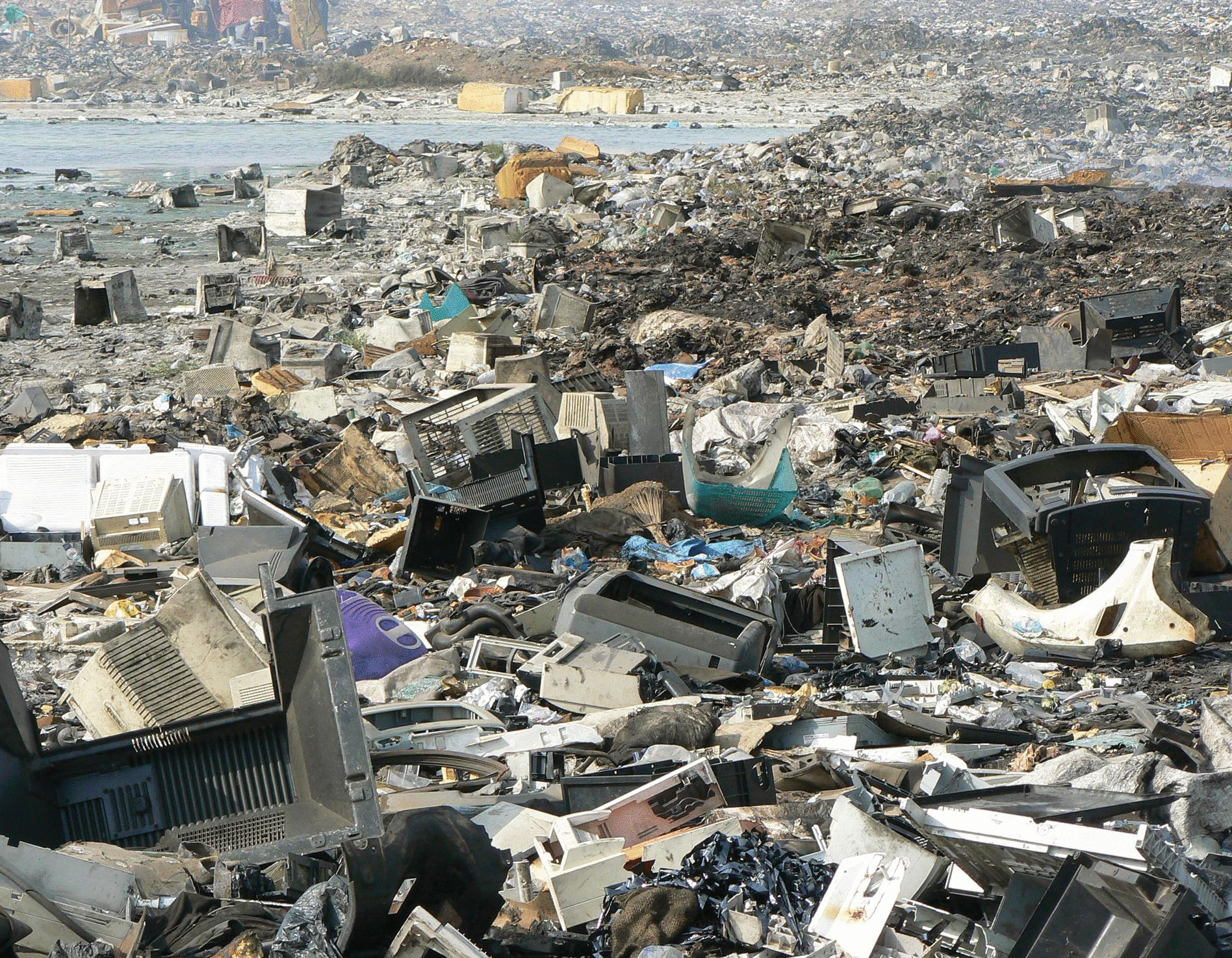 В Нигерии ищут необычные способы борьбы с мусором