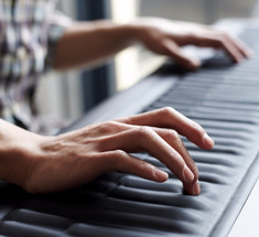 ROLI выпустила доступное пианино с резиновыми клавишами