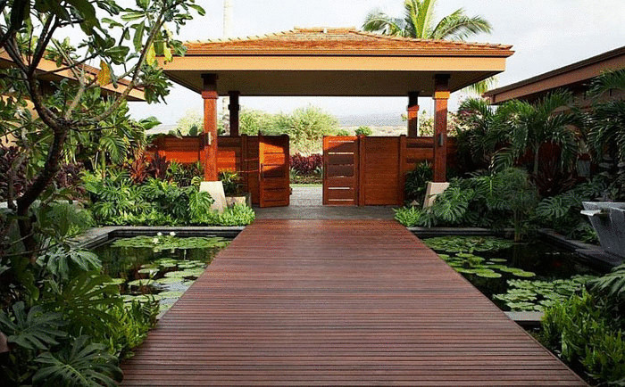 Вход во двор от Willman Interiors Вход во двор от Willman Interiors