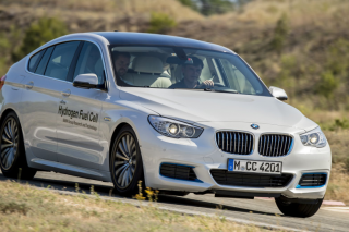 BMW разрабатывает общедоступный автомобиль на водородных топливных элементах