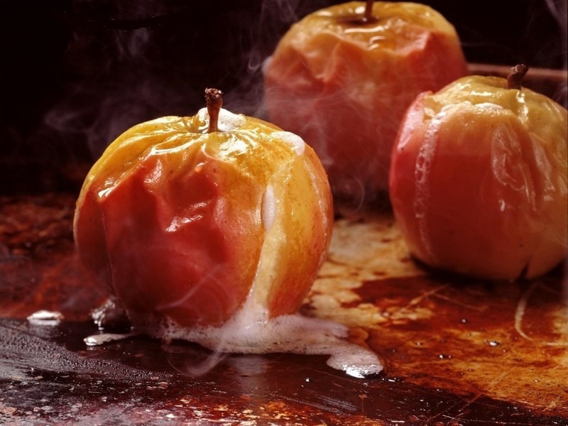 Десерт, который не полнит: оригинальные рецепты печеных яблок