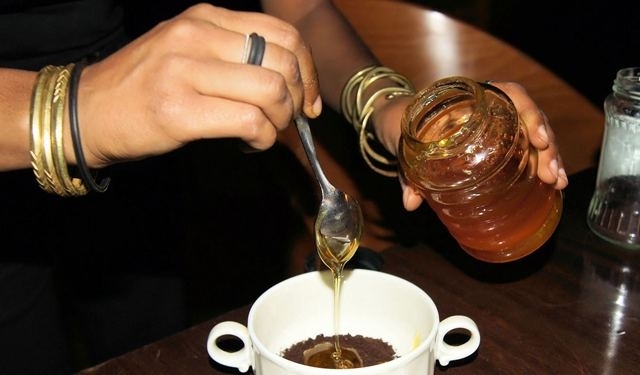 Кофе с медом против боли в животе