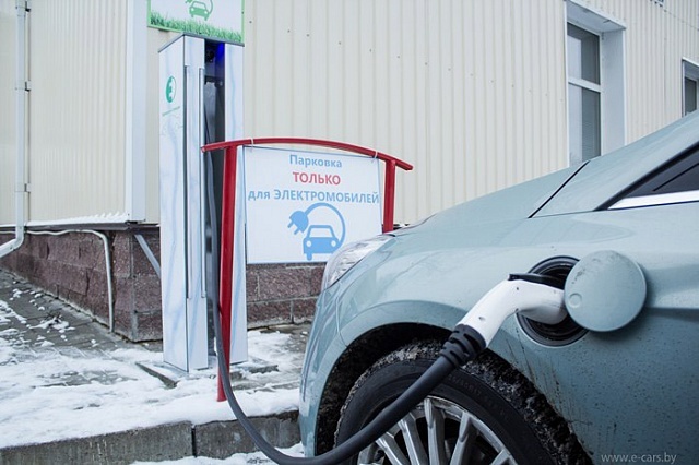 Белорусы разработали и запустили в серийное производство зарядные станции для электромобилей