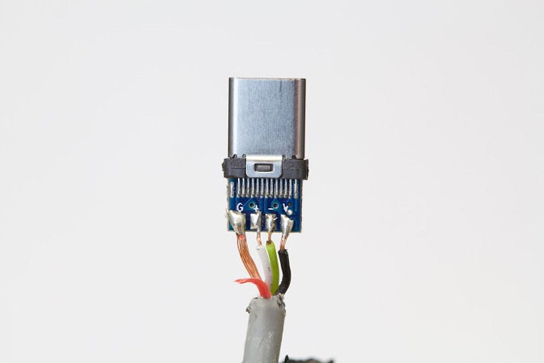 В интернет-магазинах продаются кабели USB-C, которые могут повредить ноутбук 