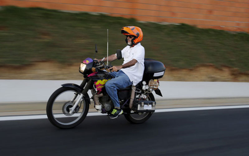 Бразилец переделал бензиновый мотоцикл на водородный