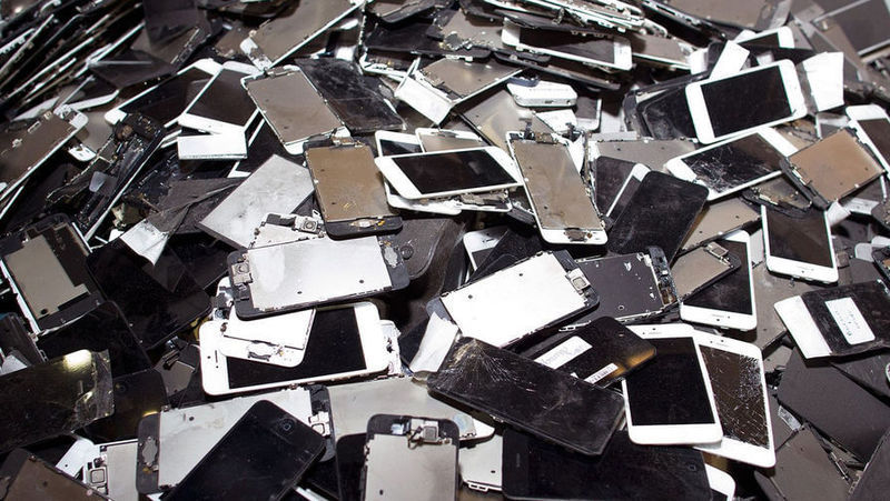 Как Apple перерабатывает старые iPhone на новые