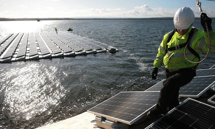 Строительство крупнейшей плавучей солнечной электростанции в Европе