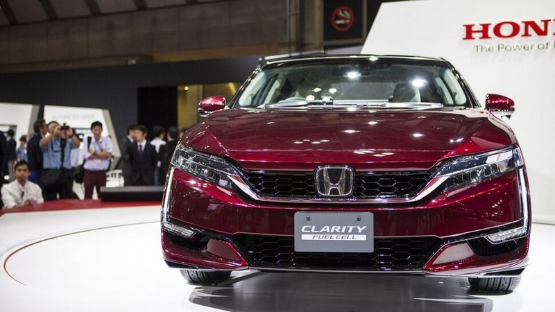 Honda выпустила собственный автомобиль на водородных топливных элементах