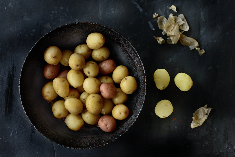 Как обеспечить семью урожаем, выращенным буквально из 10 картофелин