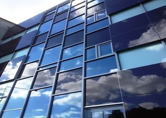 Инновации в строительстве: самоисцеляющийся бетон, генерирующие энергию окна и дорожки