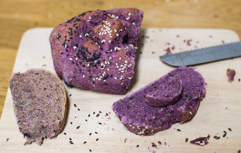 Фиолетовый хлеб: в чем его преимущества?