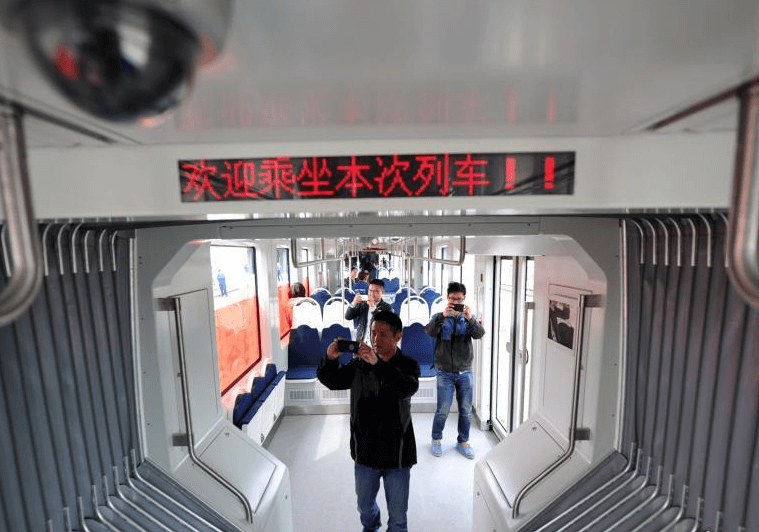 Гибридный трамвай на водородном топливе сошел с конвейера в городе Таншань