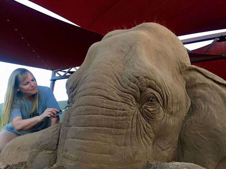 Самая невероятная скульптура из песка в мире