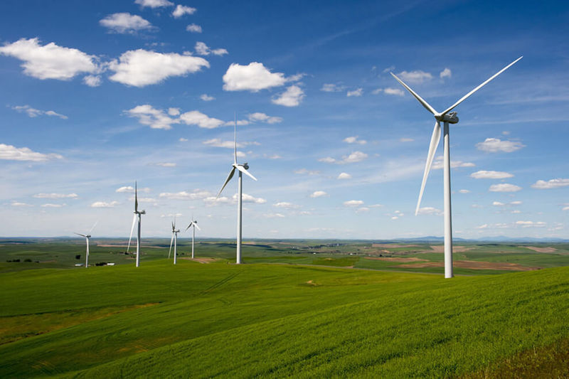 Азербайджан построит крупнейшую ветряную электростанцию на Каспии