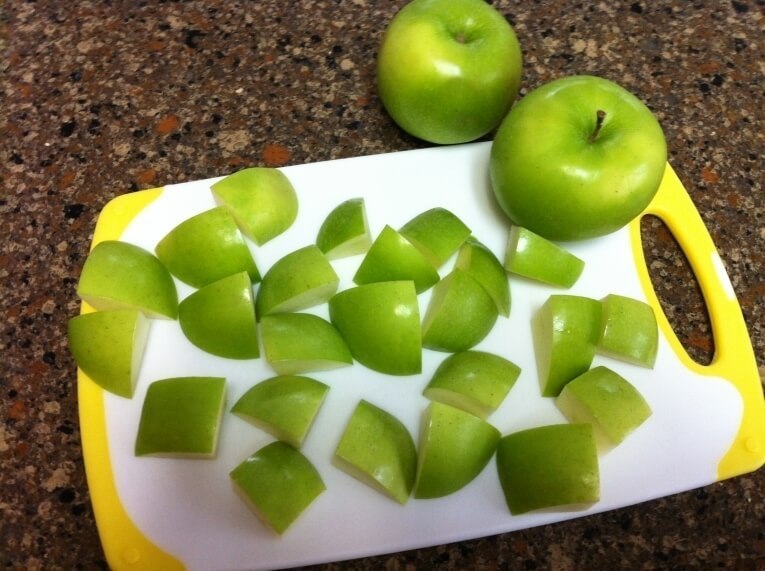 Яблочное желе с корицей и шафраном