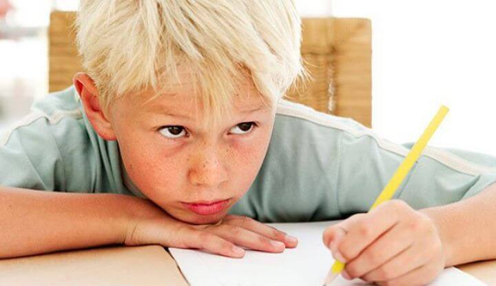Как усадить ребенка за уроки без нервов