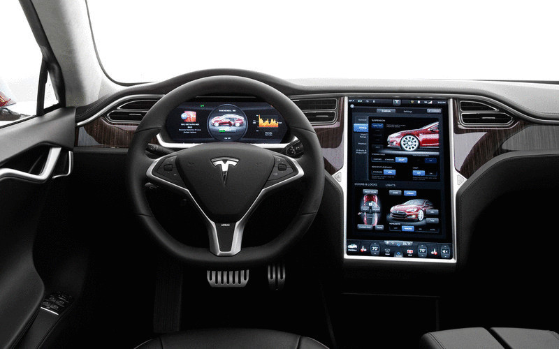 Tesla Model S можно будет завести с iPhone