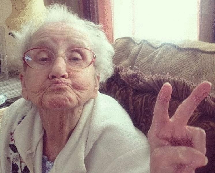 80-летняя бабушка, больная раком, стала настоящей звездой Инстаграм