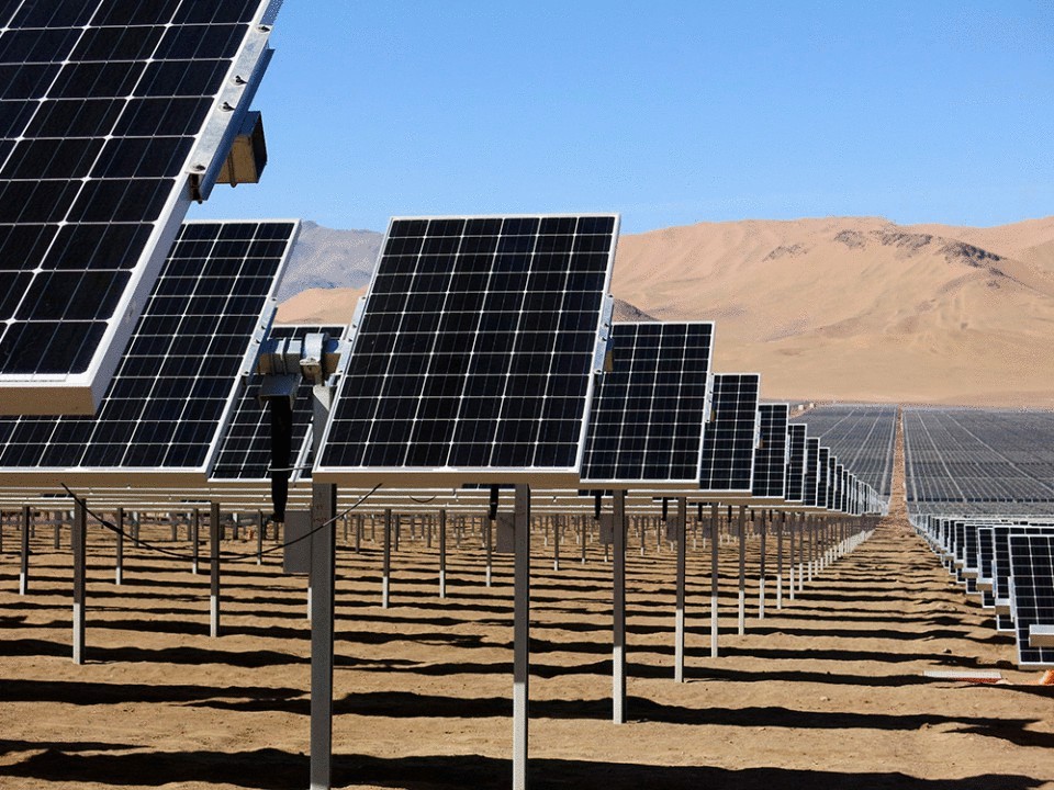 Маск против китайцев: кто победит на рынке солнечных батарей