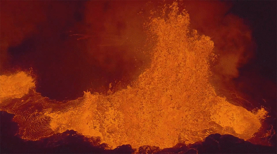 Съемки квадрокоптером эпицентра извержения вулкана ( видео )