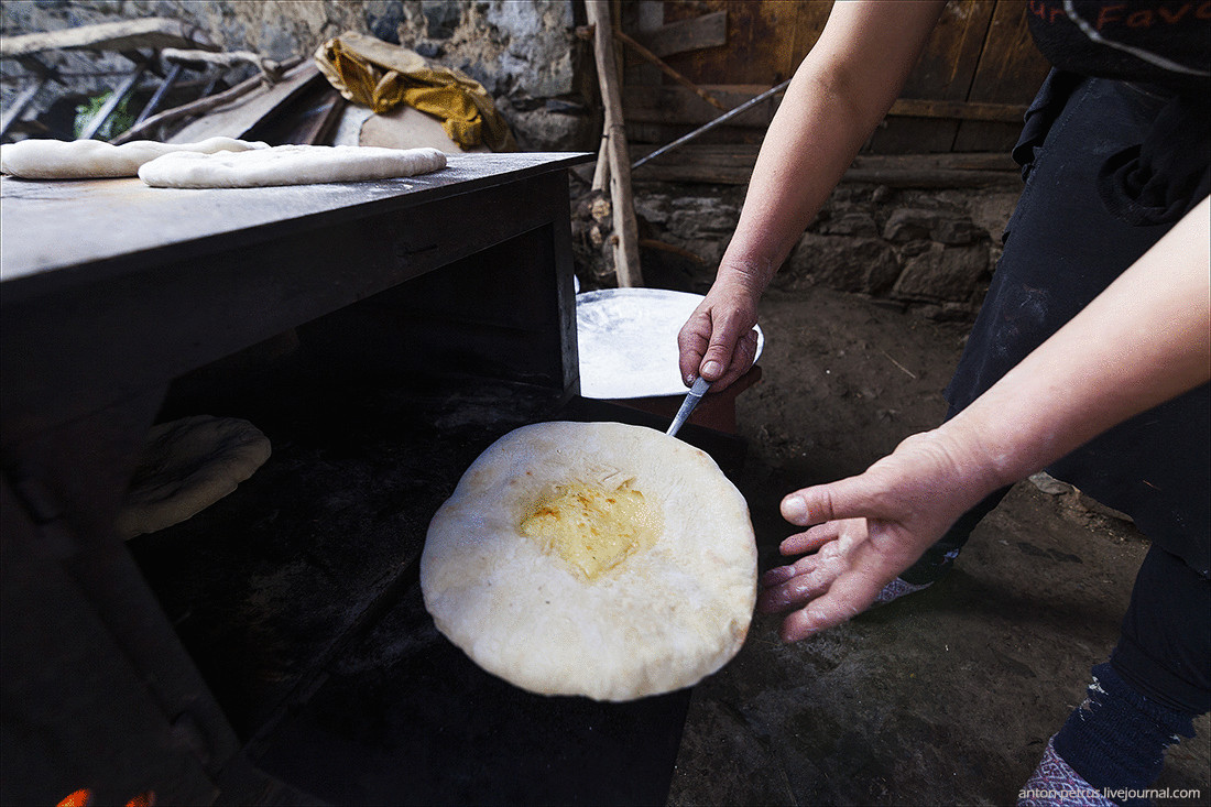 Секреты выпечки настоящего грузинского хлеба