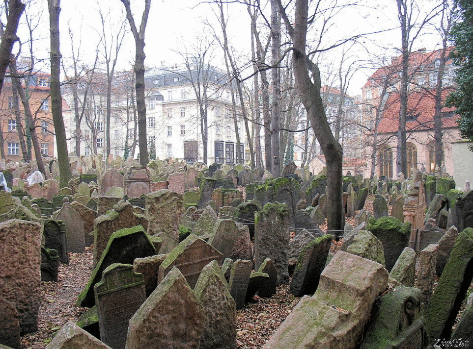 Старое еврейское кладбище – одна из главных достопримечательностей Праги