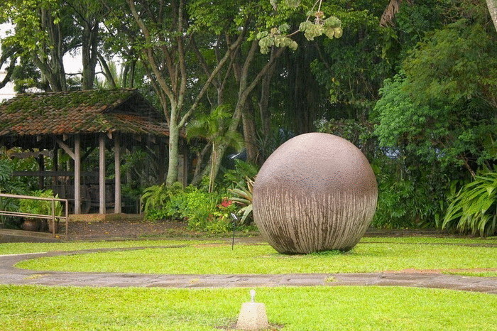 Мистические каменные шары, найденные в Коста-Рике 