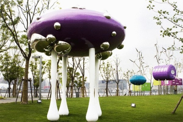Красочный парк в Шанхае работает на ветроэнергетике