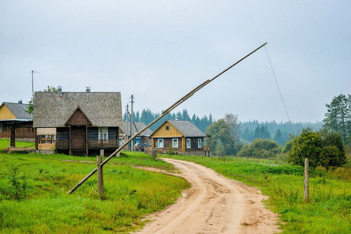 Белорусский бизнесмен купил и восстановил заброшенную деревню